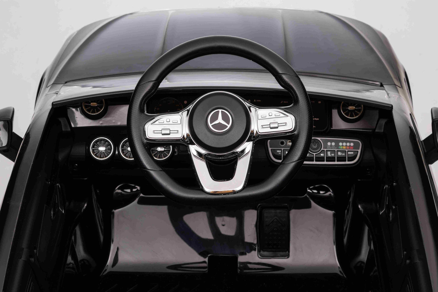 Mercedes Benz CLA45s AMG 2x25W Antrieb 12V 4,5Ah